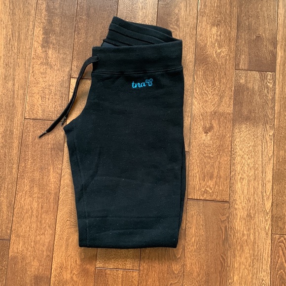 TNA Black Fleece Fitted Sweatpants - Picture 3 of 8